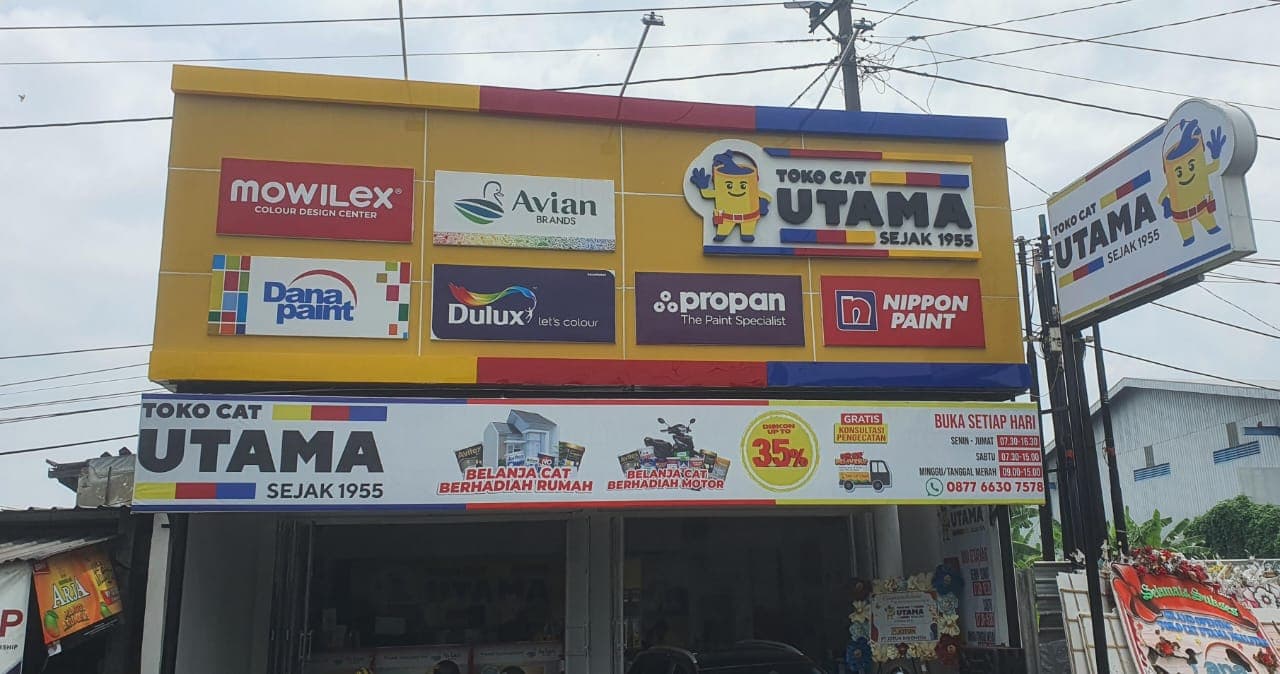 Tampak depan cabang Toko Cat Utama BSB