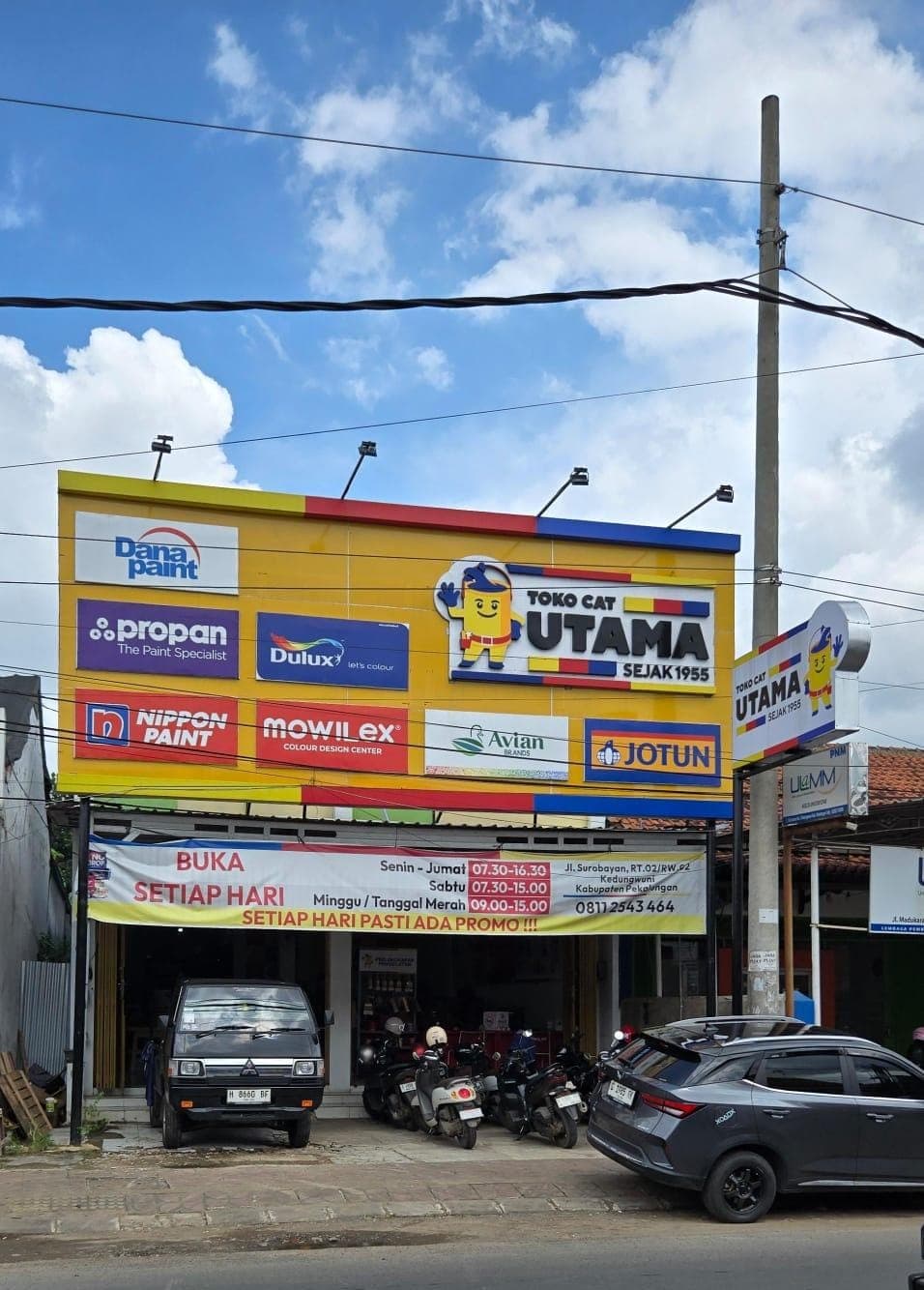 Tampak depan cabang Toko Cat Utama Kedungwuni