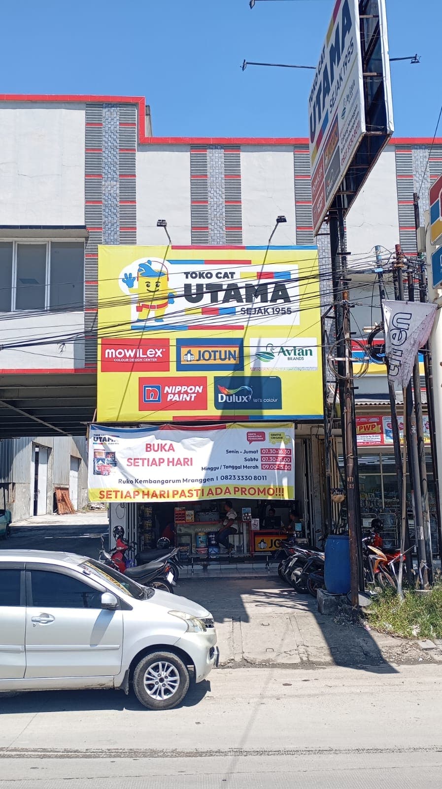 Tampak depan cabang Toko Cat Utama Mranggen