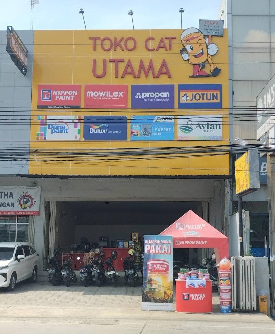 Tampak depan cabang Toko Cat Utama Pekalongan Kota
